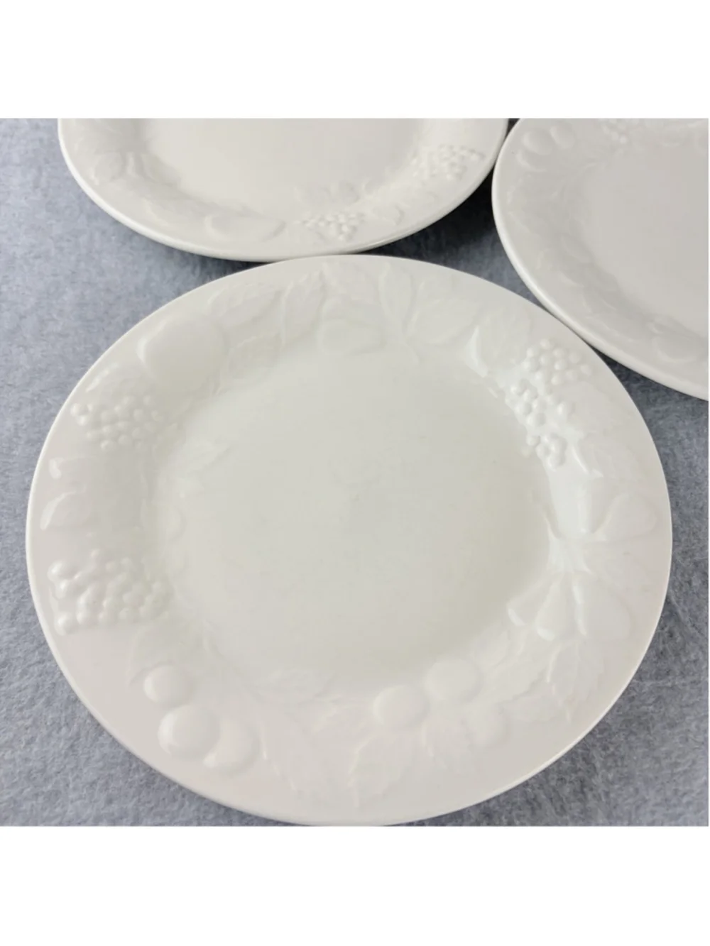 Gibson White Embossed Fruit Dessert Salad Plates 7 7/8